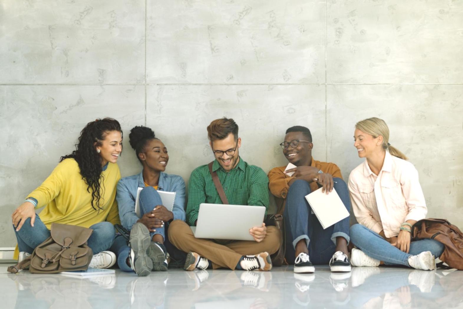 Séance de formation en stratégies marketing chez remlavoxina